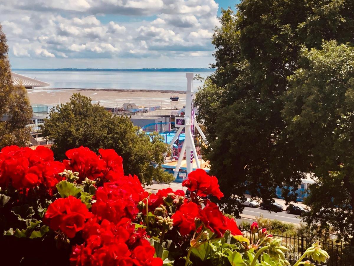 Pier View Self Catering Luxury Apartments Саутенд-он-Си Экстерьер фото