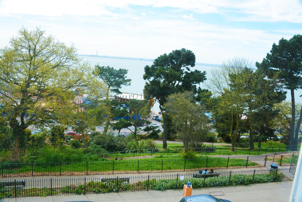 Pier View Self Catering Luxury Apartments Саутенд-он-Си Номер фото