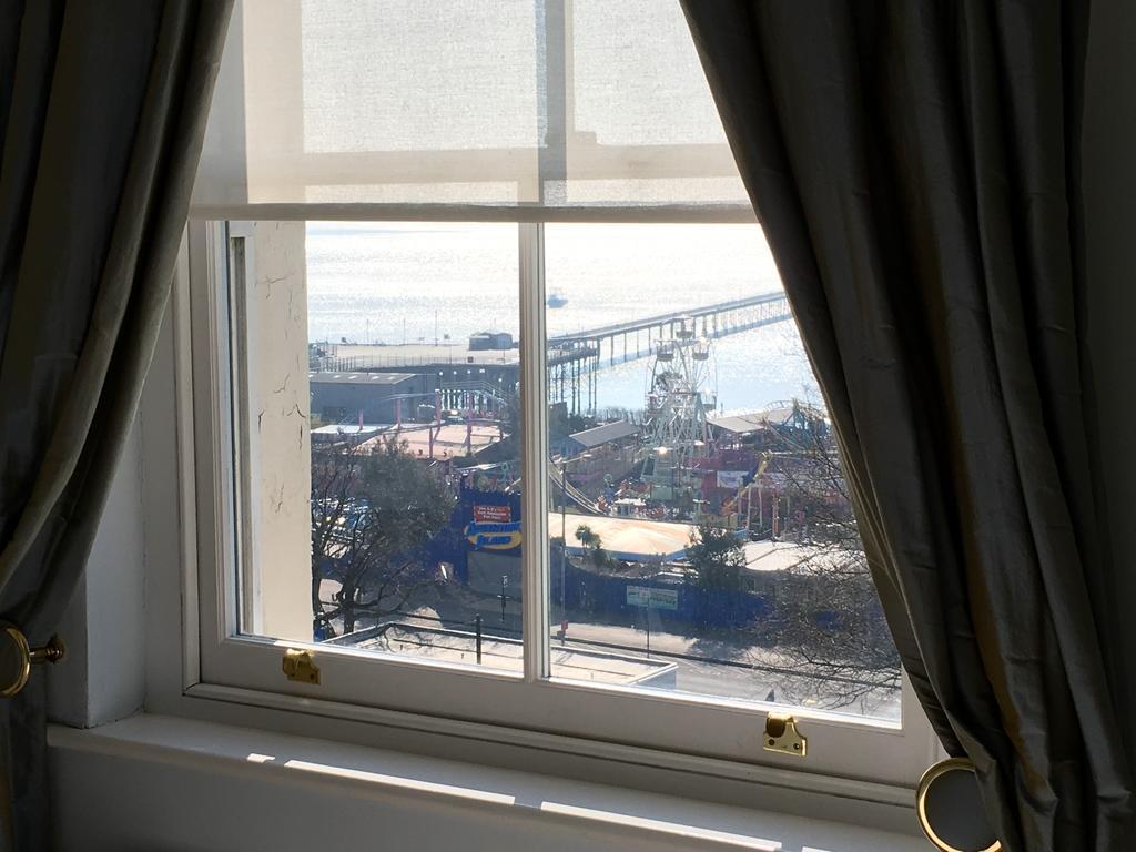 Pier View Self Catering Luxury Apartments Саутенд-он-Си Экстерьер фото